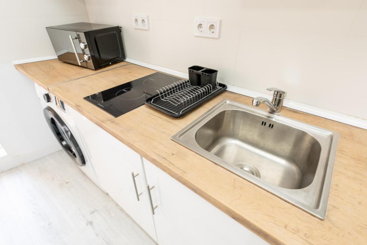 Los Apartamentos Jacinto Benavente Centro マドリード エクステリア 写真