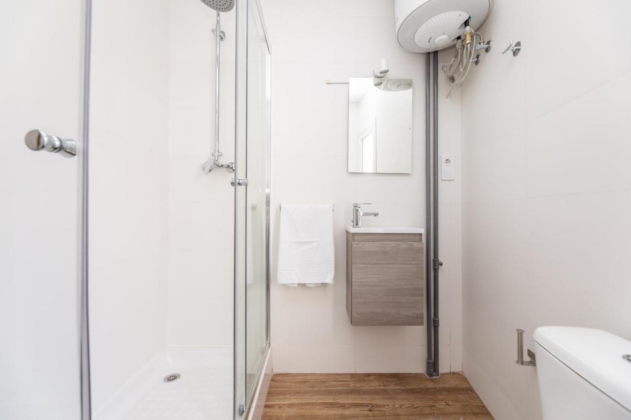 Los Apartamentos Jacinto Benavente Centro マドリード エクステリア 写真