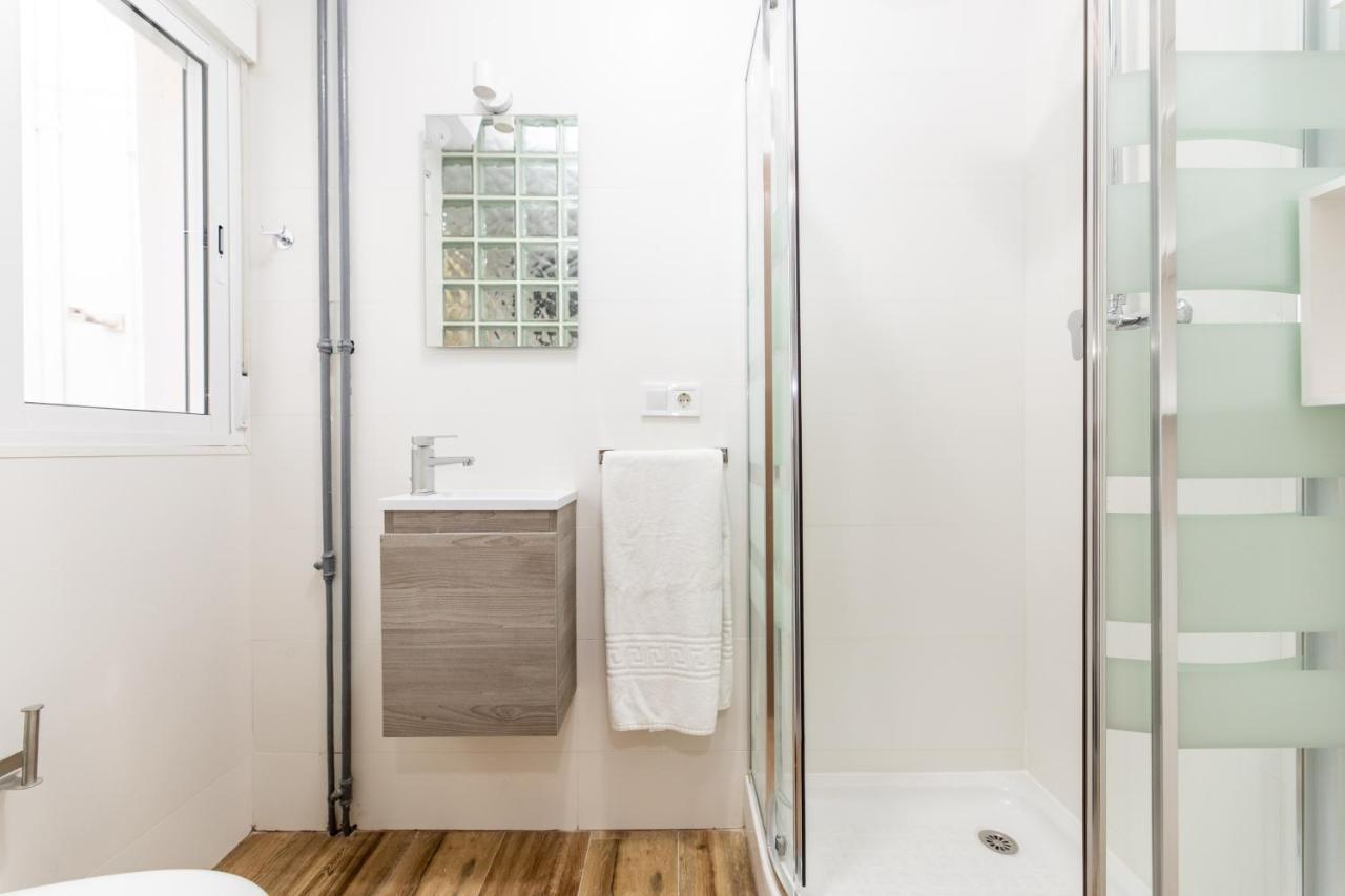 Los Apartamentos Jacinto Benavente Centro マドリード エクステリア 写真