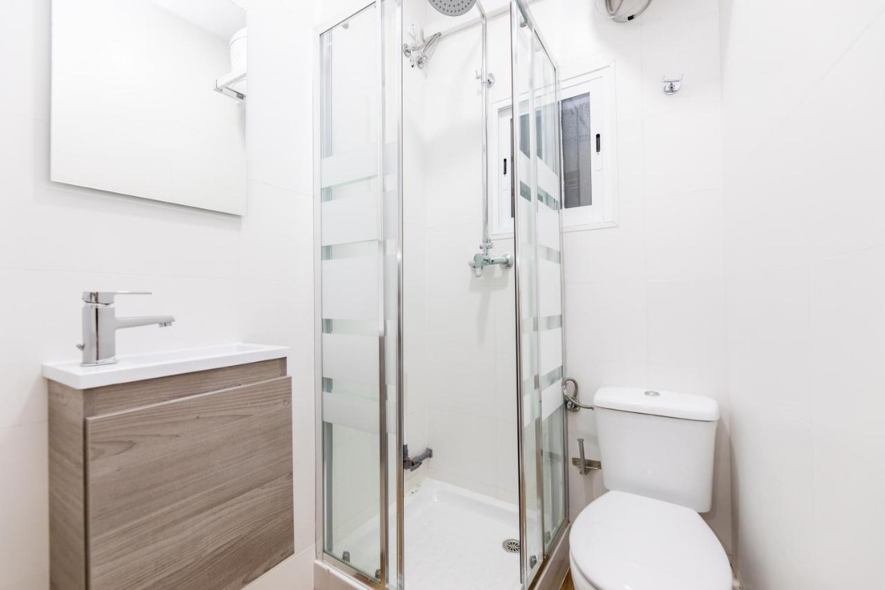 Los Apartamentos Jacinto Benavente Centro マドリード エクステリア 写真