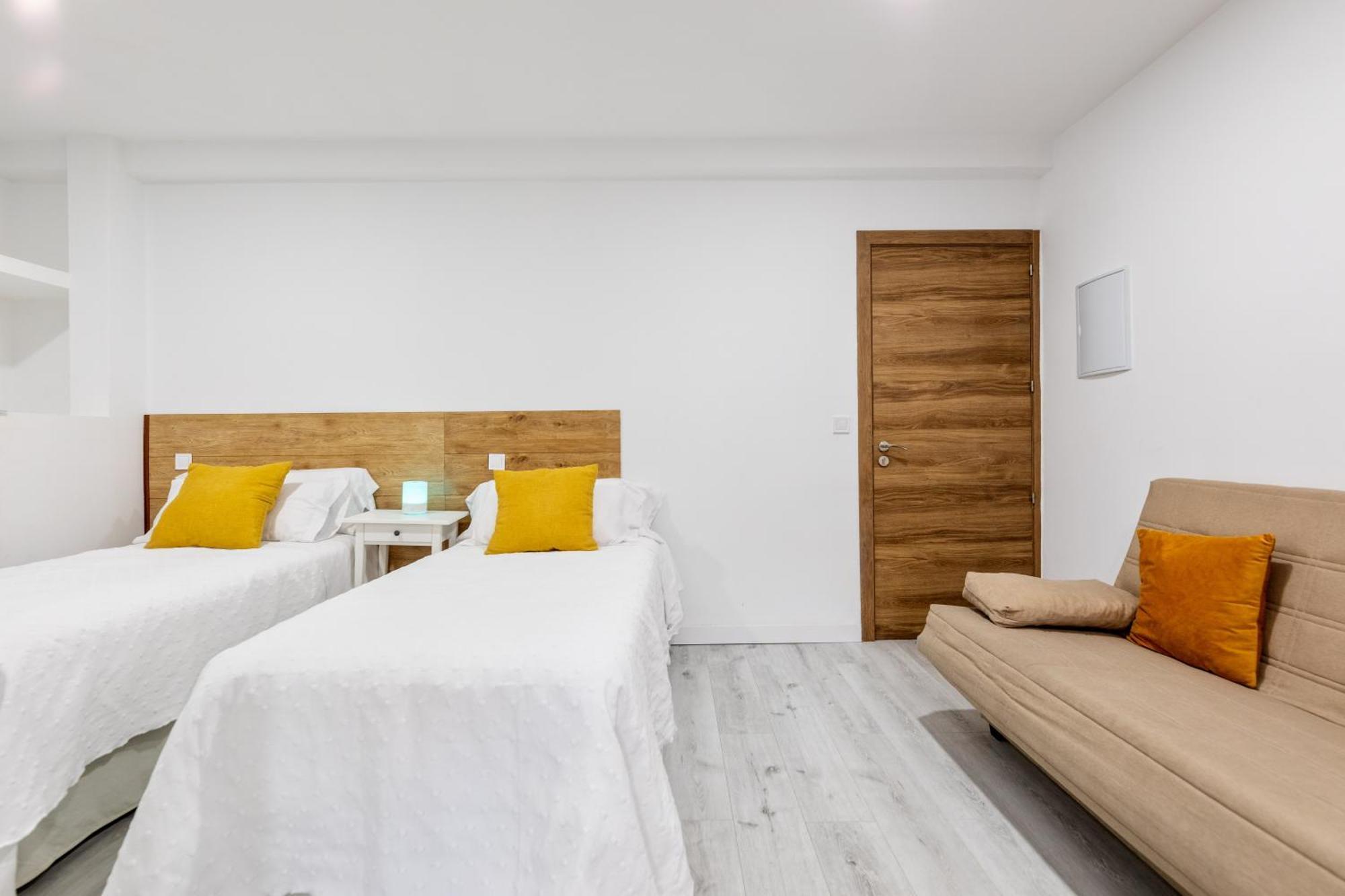 Los Apartamentos Jacinto Benavente Centro マドリード エクステリア 写真