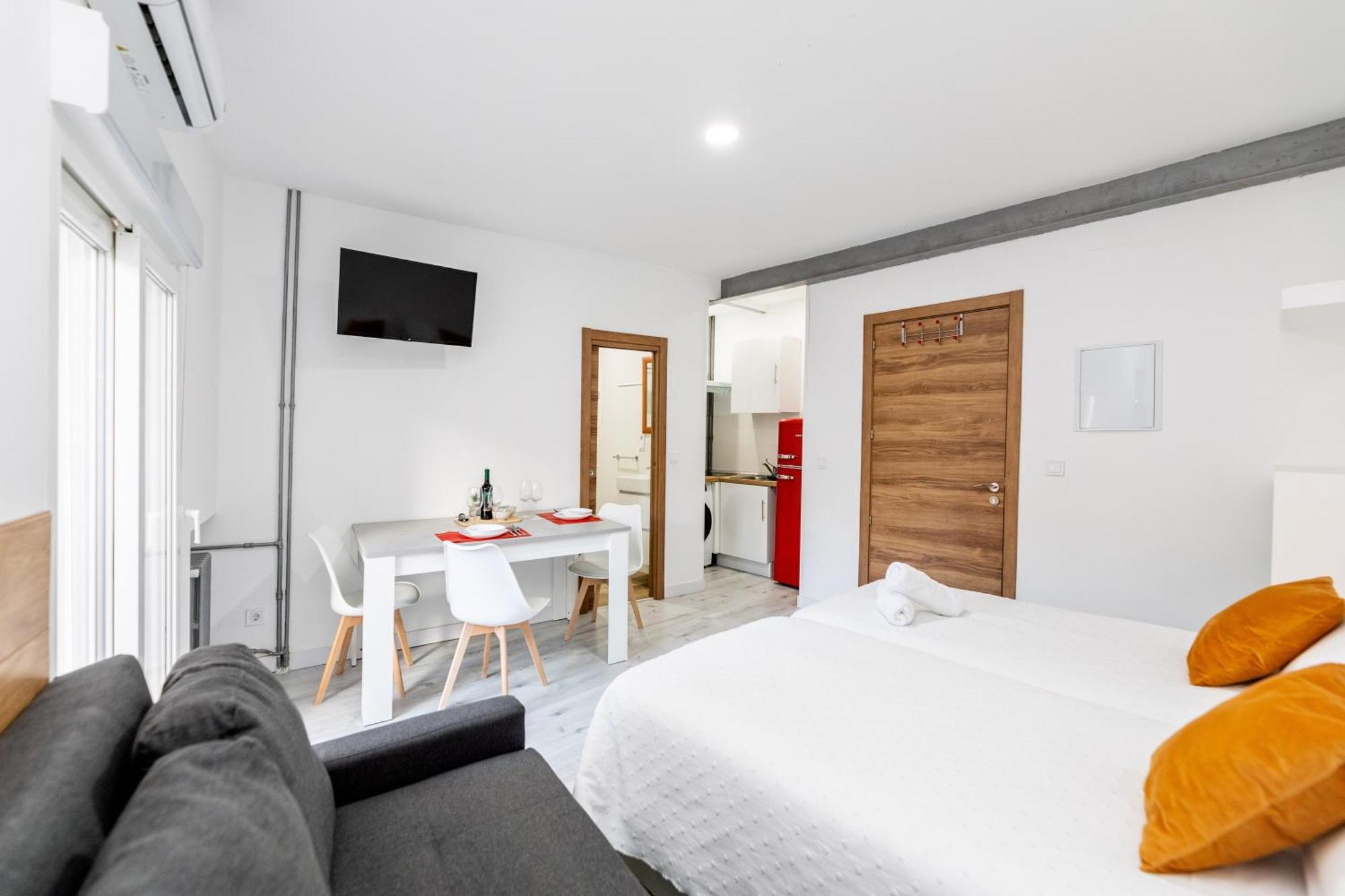 Los Apartamentos Jacinto Benavente Centro マドリード エクステリア 写真
